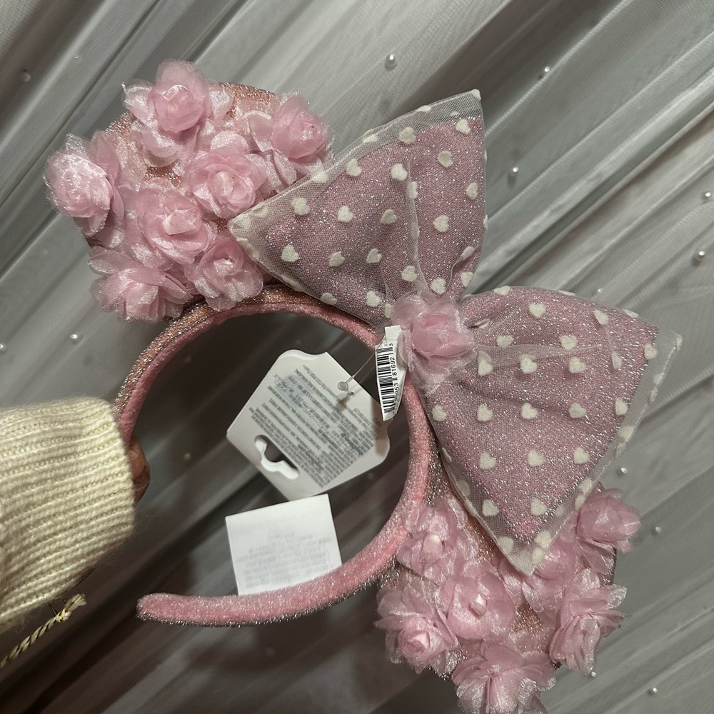 Beautiful pink Disney Ears. You won’t find these anymore in the park.